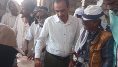 مدير التحيتا يدشن صرف المواد الغذائية في الحيمة الساحلية