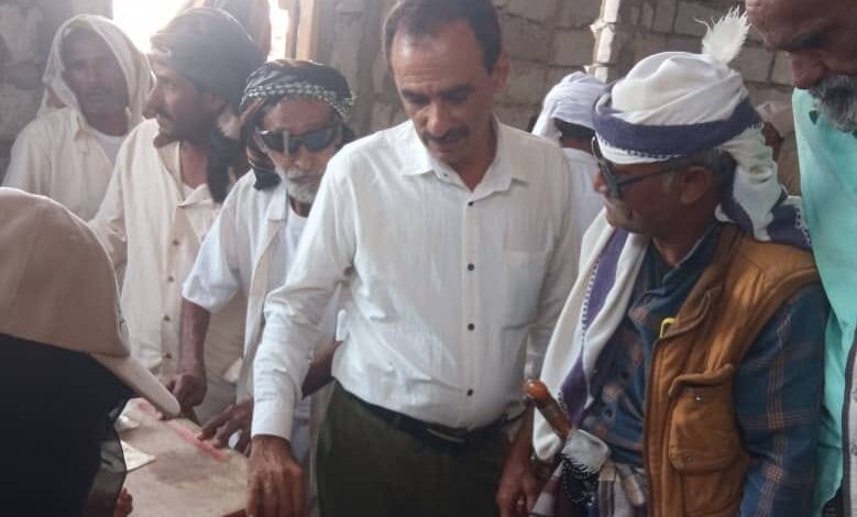 مدير التحيتا يدشن صرف المواد الغذائية في الحيمة الساحلية 1 مدير التحيتا يدشن صرف المواد الغذائية في الحيمة الساحلية
