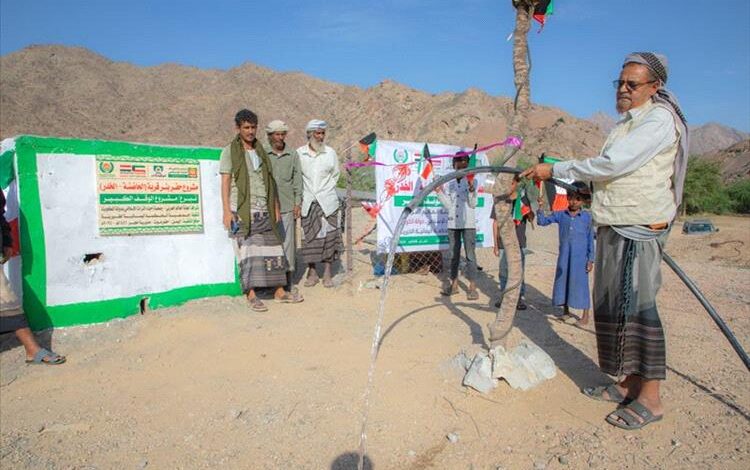 بدعم كويتي.. تدشين مشروع حفر بئر مياه في قرية الحاضنة بحضرموت 1 بدعم كويتي.. تدشين مشروع حفر بئر مياه في قرية الحاضنة بحضرموت