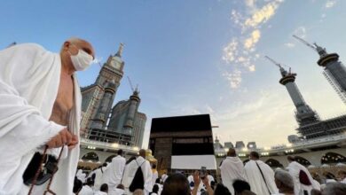 توافد الحجاج إلى مكة لأداء آخر مناسك الحج في أول أيام عيد الأضحى