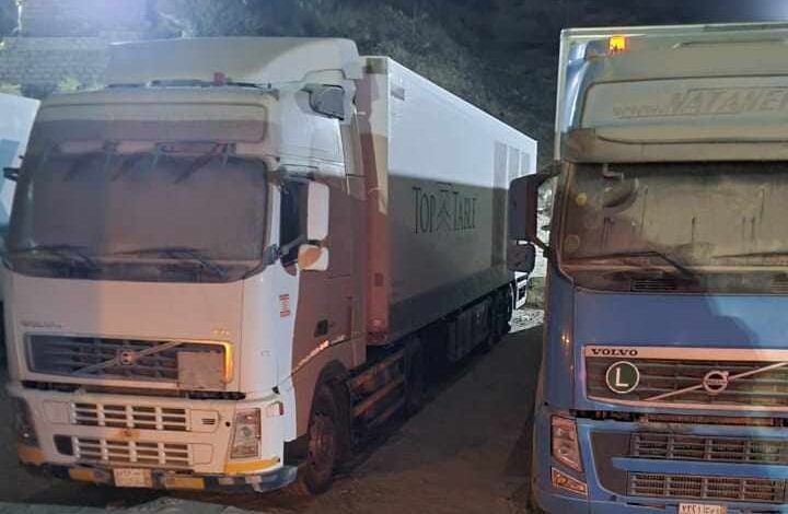 مليشيا الحوثي تحتجز شاحنات محمّلة بالعصائر السعودية منذ شهرين في منفذ عفار 1 مليشيا الحوثي تحتجز شاحنات محمّلة بالعصائر السعودية منذ شهرين في منفذ عفار