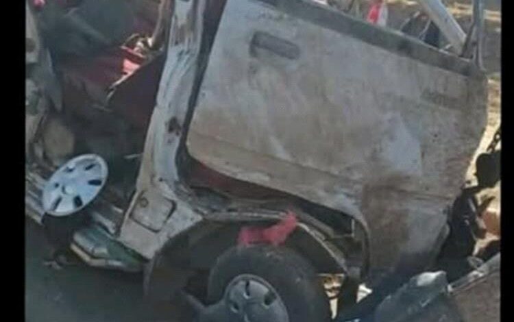 مصرع 4 أشخاص وإصابة 8 آخرين في حادث مروري مروّع في يريم بإب