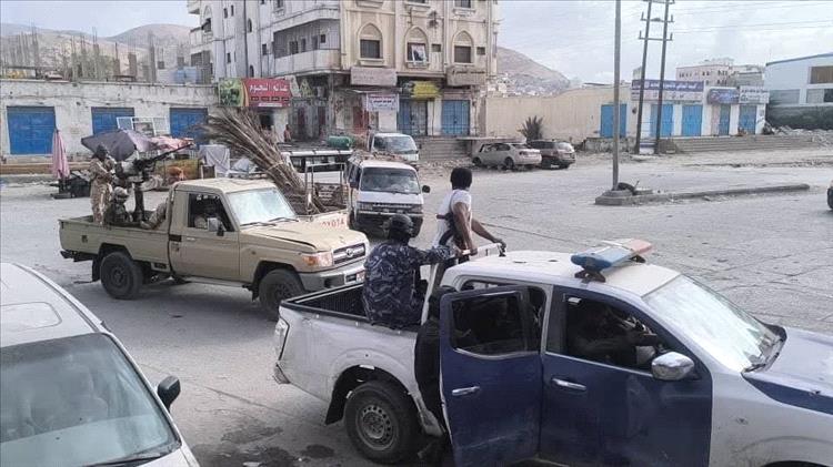حملة أمنية واسعة في المكلا لضبط مطلوبين ومطلقي النار