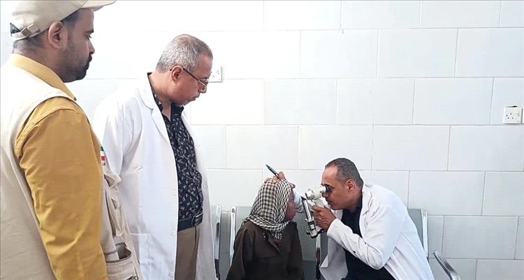 انطلاق المخيم الطبي المجاني لجراحة العيون في مديرية الشيخ عثمان بعدن
