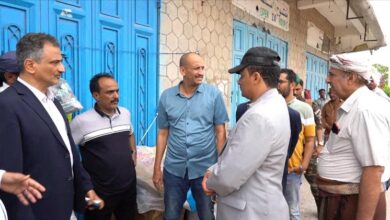 لملس يوجه بتكثيف الجهود لمعالجة تجمعات مياه الأمطار واستكمال أعمال النظافة في عدن