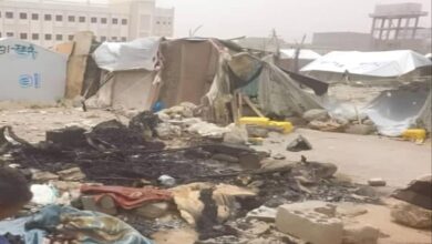 اندلاع حريق في مخيم الوسطي للنازحين في بيحان