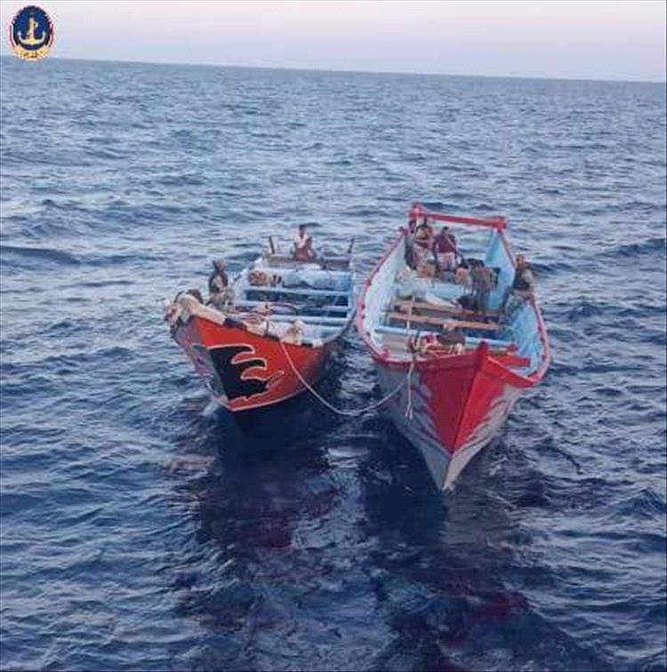 خفر السواحل تضبط جلبتين غير مرخصتين وتكشف تورط طاقمهما في التهريب