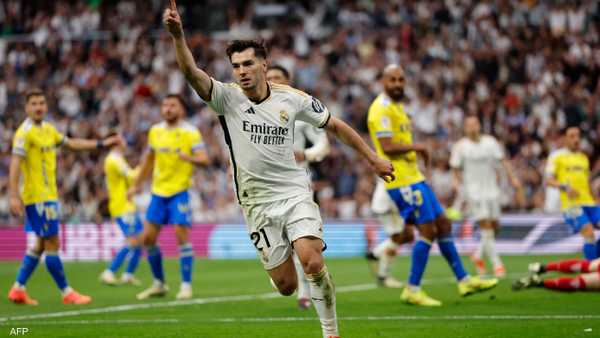 ريال مدريد بطلا للدوري الإسباني بهدية من جيرونا 1 ريال مدريد بطلا للدوري الإسباني بهدية من جيرونا