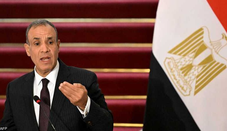 مصر تندد بقرار إسرائيل تعليق دخول المساعدات الإنسانية الى قطاع غزة