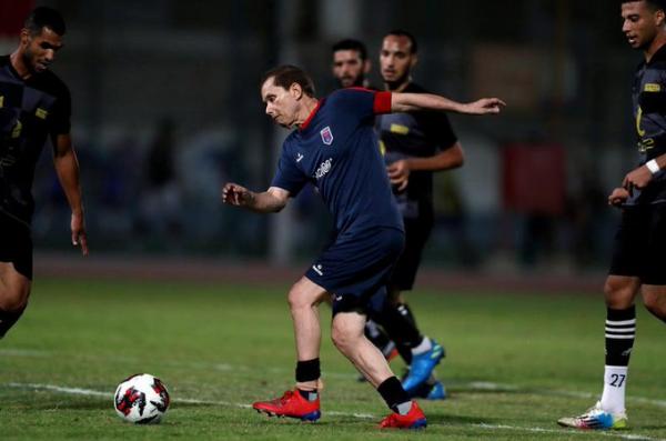 "بهادر" المصري يسجل رقماً قياسياً كأكبر لاعب كرة قدم فى العالم 1 "بهادر" المصري يسجل رقماً قياسياً كأكبر لاعب كرة قدم فى العالم