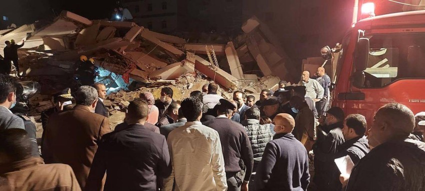 مقتل 5 وإصابة 24 في انهيار عقار بشرق القاهرة 1 مقتل 5 وإصابة 24 في انهيار عقار بشرق القاهرة