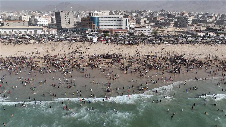 بطولة البلدة للسباحة تنطلق السبت القادم في مياه خور المكلا بمشاركة الأندية والهواة
