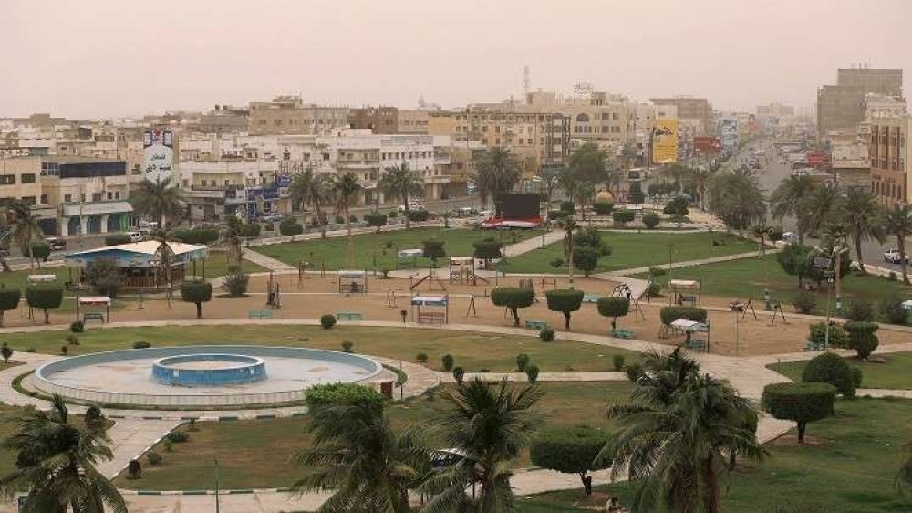 محافظ الحديدة يناقش جهود توفير المياه والخدمات بمديرية حيس 1 محافظ الحديدة يناقش جهود توفير المياه والخدمات بمديرية حيس
