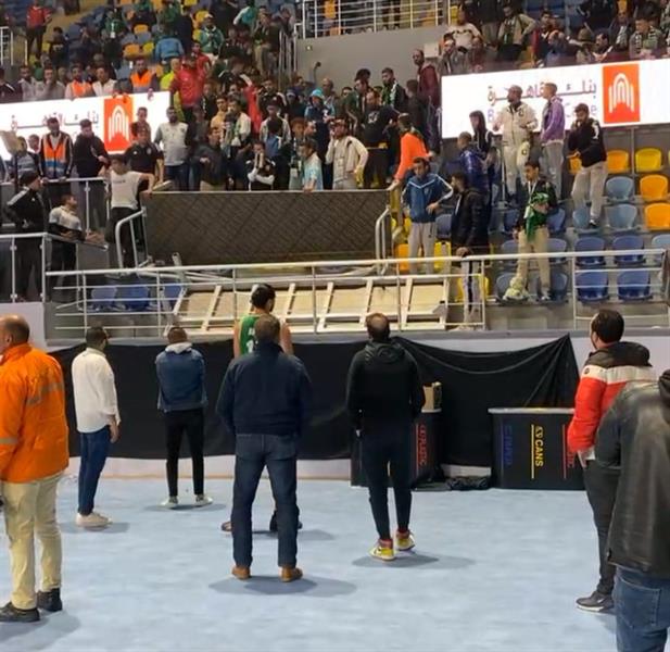 بسبب سقوط مدرج.. إلغاء مباراة كأس السوبر المصري لكرة السلة