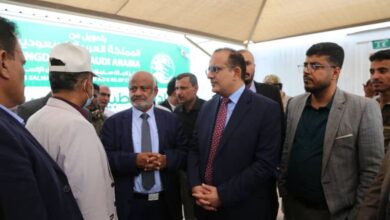 وزير الصحة ومحافظ الحديدة يشيدان بجهود مركز الملك سلمان للاغاثة في دعم القطاع الصحي
