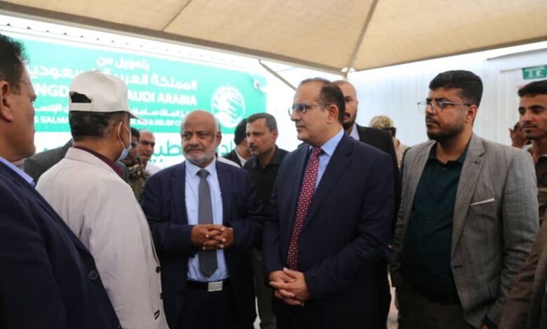 وزير الصحة ومحافظ الحديدة يشيدان بجهود مركز الملك سلمان للاغاثة في دعم القطاع الصحي 1 وزير الصحة ومحافظ الحديدة يشيدان بجهود مركز الملك سلمان للاغاثة في دعم القطاع الصحي