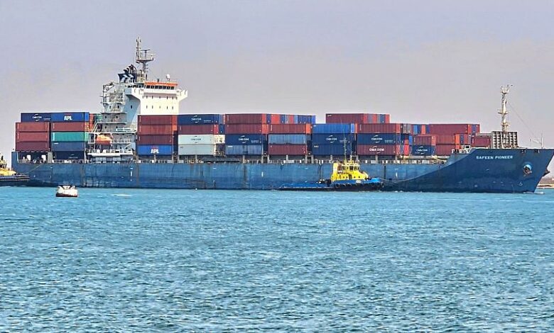 السفينة "سافين باونير" تصل لمحطة الحاويات بميناء عدن