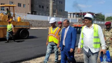 الزعوري يتفقد مشروع إعادة تأهيل شوارع مستشفى المعاقين و مركز العلاج الطبيعي بعدن 6 الزعوري يتفقد مشروع إعادة تأهيل شوارع مستشفى المعاقين و مركز العلاج الطبيعي بعدن