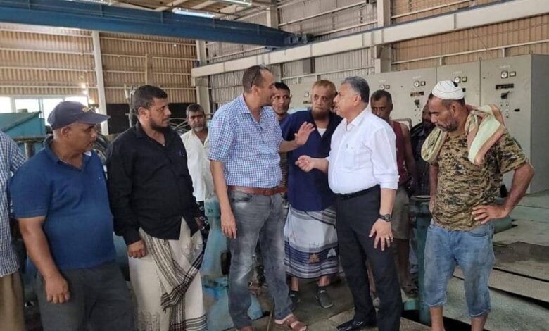 معاون يطلع على إنجاز مؤسسة المياه صيانة محطة البرزخ في خور مكسر بعدن 1 معاون يطلع على إنجاز مؤسسة المياه صيانة محطة البرزخ في خور مكسر بعدن