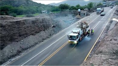 بتمويل صندوق الطرق.. إنجاز مشروع صيانة نقيل الربض في الضالع