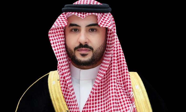 وزير الدفاع السعودي يبحث مع نظيره الامريكي آخر التطورات الإقليمية والدولية