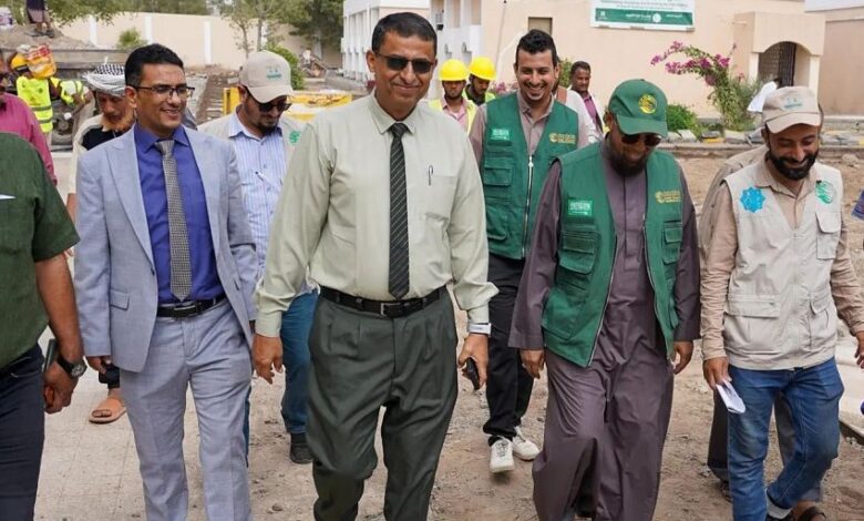 سلمان للإغاثة يطلع على سير العمل في تأهيل المعهد الصحي بلحج