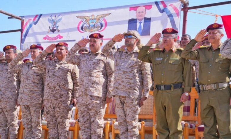 رئيس هيئة الأركان يشيد بصمود القوات المسلحة في معركة استعادة الدولة 1 رئيس هيئة الأركان يشيد بصمود القوات المسلحة في معركة استعادة الدولة