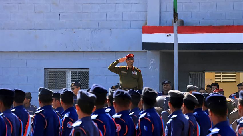 مأرب.. رئيس الأركان يزور كلية الطيران والدفاع الجوي ويدشن مشاريع خدمية جديدة