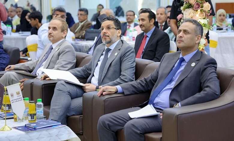 رئيس الوزراء: الكفاءات اليمنية المهاجرة رصيد وطني يجب ربطه بمسيرة البناء والتنمية 1 رئيس الوزراء: الكفاءات اليمنية المهاجرة رصيد وطني يجب ربطه بمسيرة البناء والتنمية
