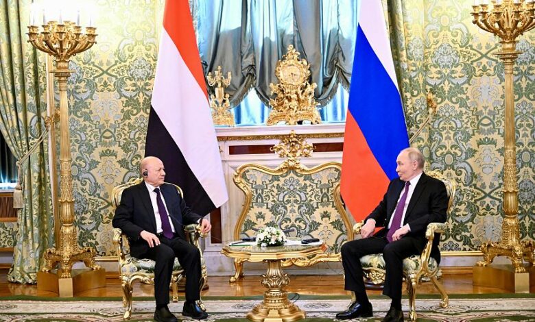 العليمي وبوتين يؤكدان على عمق العلاقات ويبحثان تطورات الملف اليمني 1 العليمي وبوتين يؤكدان على عمق العلاقات ويبحثان تطورات الملف اليمني