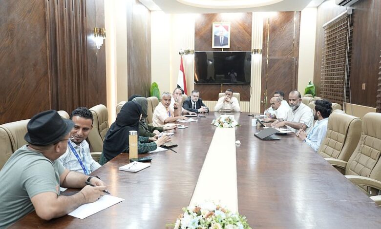 عدن.. لجنة فنية تستعرض جاهزية مراكز الكوليرا في المحافظات عالية الخطورة 1 عدن.. لجنة فنية تستعرض جاهزية مراكز الكوليرا في المحافظات عالية الخطورة