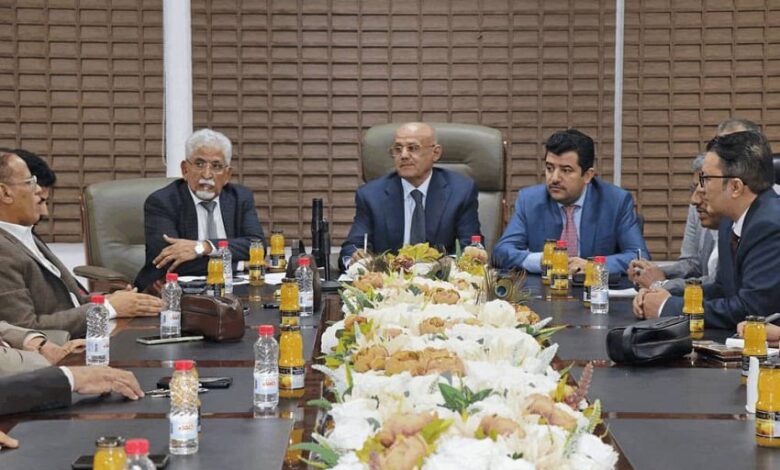 البنك المركزي يبحث تعزيز العمل المصرفي في اليمن وتأسيس نظام للدفع الفوري بدعم دولي 1 البنك المركزي يبحث تعزيز العمل المصرفي في اليمن وتأسيس نظام للدفع الفوري بدعم دولي