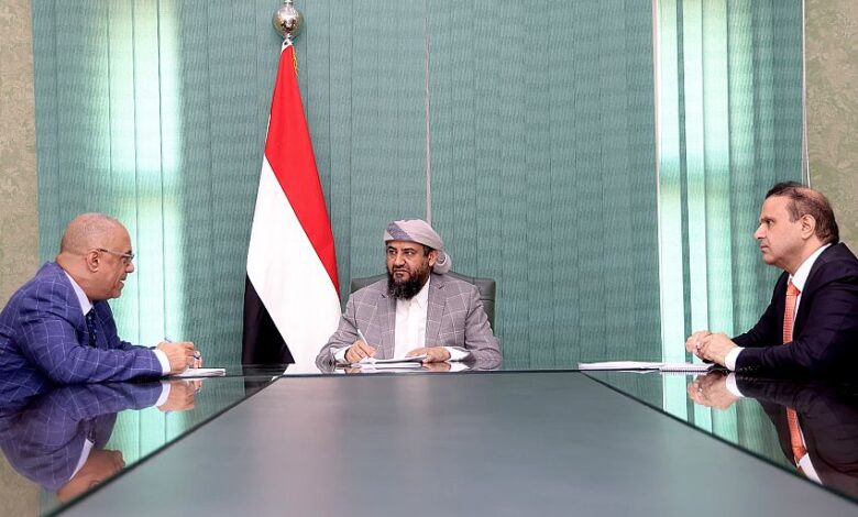 المحرّمي يتلقى إحاطة حول أداء وزارتي التخطيط والاتصالات وخطة دعم التعافي الاقتصادي 1 المحرّمي يتلقى إحاطة حول أداء وزارتي التخطيط والاتصالات وخطة دعم التعافي الاقتصادي