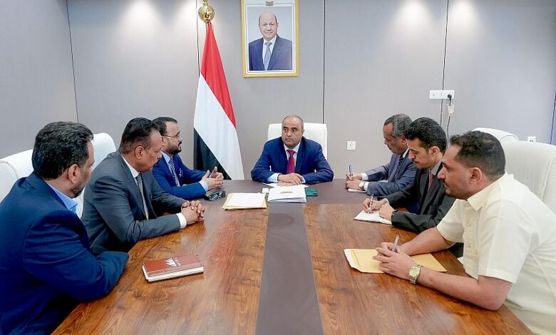 رئيس الحكومة يوجه صندوق صيانة الطرق برفع تقرير شامل ووضع خطة إصلاح عاجلة 1 رئيس الحكومة يوجه صندوق صيانة الطرق برفع تقرير شامل ووضع خطة إصلاح عاجلة