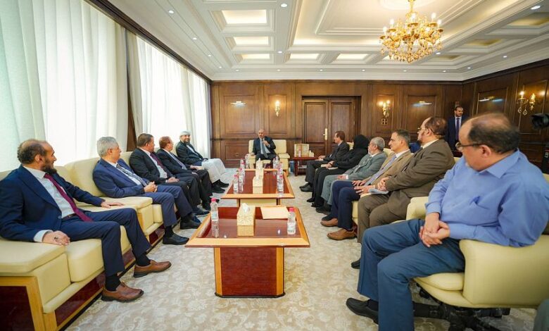 الزُبيدي يوجه بسرعة فتح المحاكم واستئناف أعمال السلطة القضائية في عدن 1 الزُبيدي يوجه بسرعة فتح المحاكم واستئناف أعمال السلطة القضائية في عدن