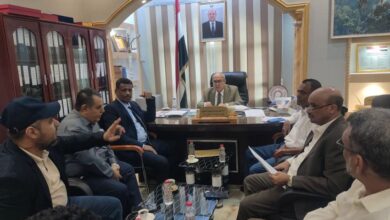 الاغبري يشدد على تعزيز التنسيق لرفع كفاءة صناديق النظافة والتحسين في المحافظات المحررة