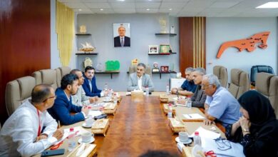 محافظ عدن يبحث خطط مواجهة أضرار السيول وتحديات التغير المناخي
