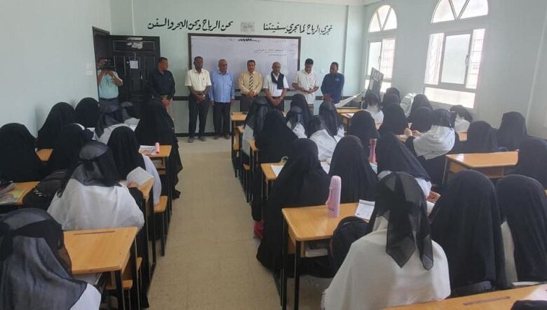 وكيل محافظة حضرموت يتفقد انطلاقة العام الدراسي الجديد بمدارس تريم 1 وكيل محافظة حضرموت يتفقد انطلاقة العام الدراسي الجديد بمدارس تريم