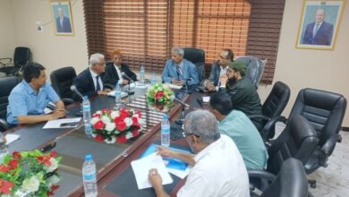 السلطة المحلية في لحج تبحث إجراءات الحد من الاعتداءات على أراضي الدولة