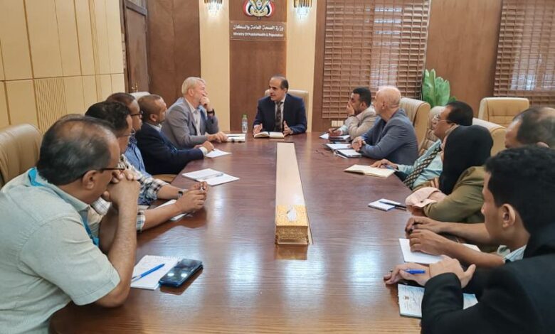 وزير الصحة يبحث مع اليونيسف تعزيز التعاون الصحي والتحضيرات لقمة المانحين في عدن