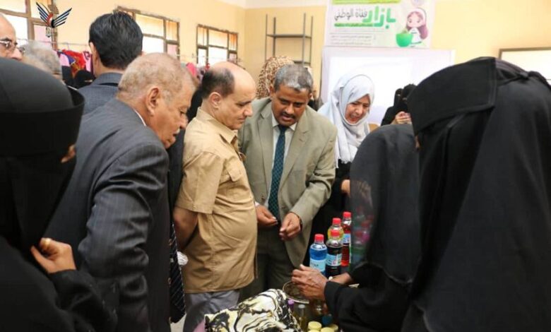 المحولي يدشّن بازار "فتاة الوطني" بعدن احتفاءً بالاستقلال ودعمًا للمشاريع الصغيرة