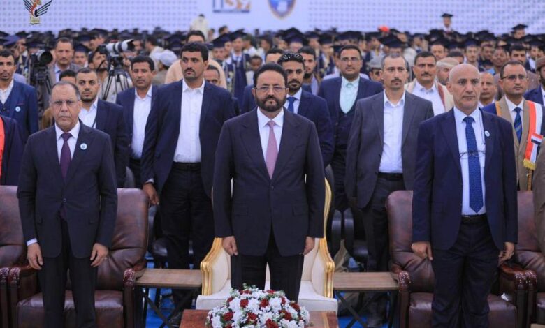 العرادة يشهد تخرج أكثر من ألف طالب من جامعة إقليم سبأ