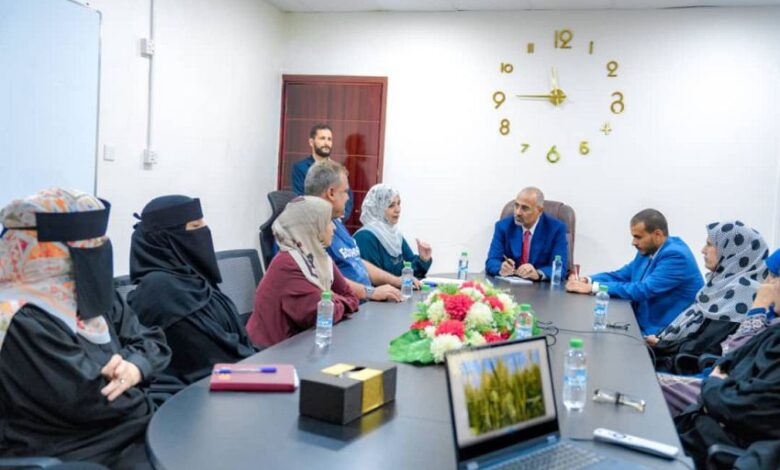الزبيدي يناقش تحديات العمل الإحصائي ويؤكد دعم القيادة للجهاز المركزي للإحصاء 1 الزبيدي يناقش تحديات العمل الإحصائي ويؤكد دعم القيادة للجهاز المركزي للإحصاء