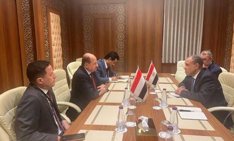 وزيرا خارجية اليمن ومصر يبحثان تعزيز العلاقات الثنائية وتطورات الأوضاع في اليمن 1 وزيرا خارجية اليمن ومصر يبحثان تعزيز العلاقات الثنائية وتطورات الأوضاع في اليمن