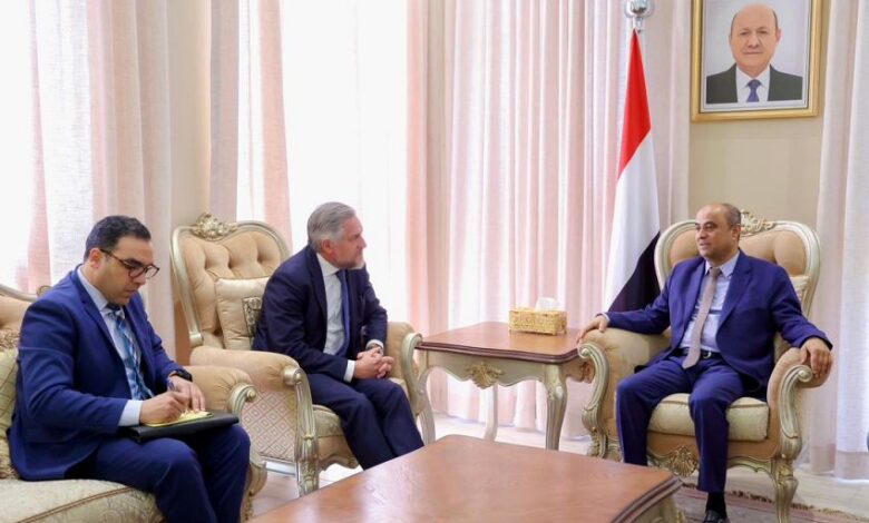 بن بريك في لقاء مع سفير الاتحاد الأوروبي: لن نسمح بتقويض الجبهة الداخلية