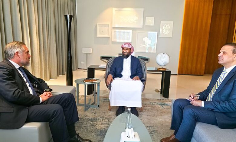 المحرّمي يبحث مع سفير الاتحاد الأوروبي سبل تعزيز الشراكة ودعم جهود الاستقرار في اليمن 1 المحرّمي يبحث مع سفير الاتحاد الأوروبي سبل تعزيز الشراكة ودعم جهود الاستقرار في اليمن