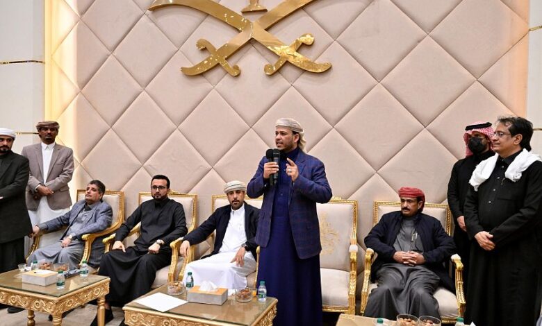العليمي: شبوة ركيزة أساسية للأمن والاستقرار ومرحلة الإقصاء انتهت
