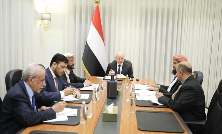 مجلس القيادة يشدد على حماية المدنيين والرد الحازم على أي محاولة لتعطيل مؤسسات الدولة