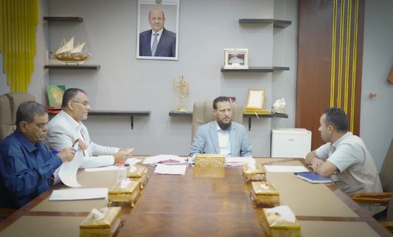 مناقشة مشاريع آبار جديدة تعزز استقرار إمدادات المياه في عدن