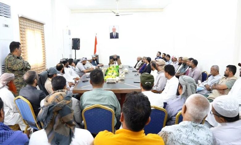 وزير الأوقاف يؤكد من عدن أهمية تعزيز الانضباط المؤسسي وترسيخ منهج الوسطية 1 وزير الأوقاف يؤكد من عدن أهمية تعزيز الانضباط المؤسسي وترسيخ منهج الوسطية